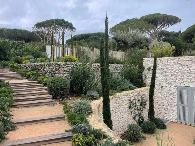 Travaux de maçonnerie extérieure, Sainte-Maxime, Wiss Gardens