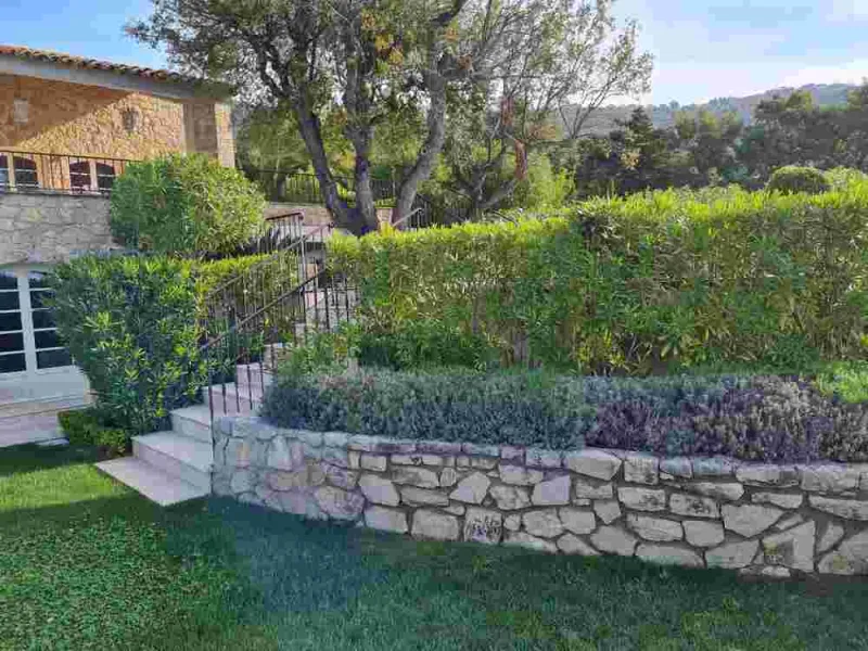 Travaux de maçonnerie extérieure, Sainte-Maxime, Wiss Gardens