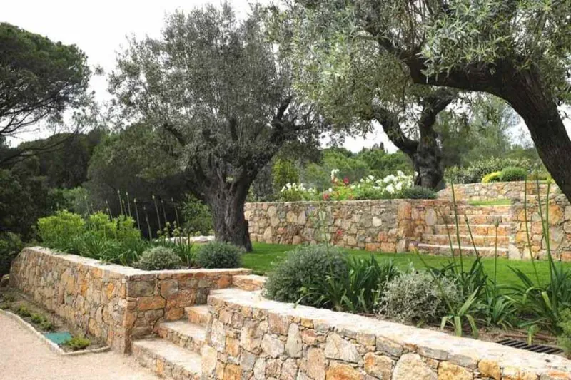Travaux de maçonnerie extérieure, Sainte-Maxime, Wiss Gardens